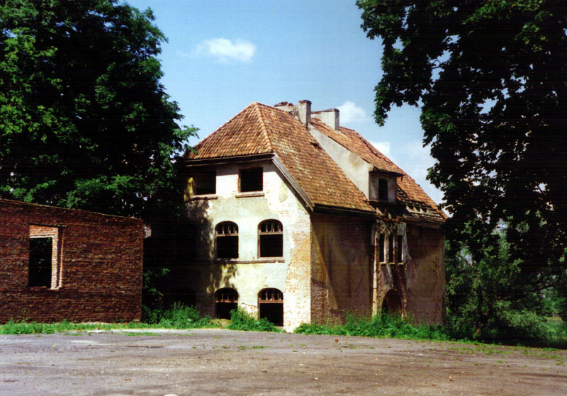 Datei:Kalinovka - Ksp. Aulenbach (Ostp.) - 1992 - Schulgebäude.jpg