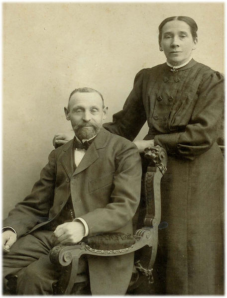 Datei:Ziegelei Teufel (Aulowönen) Gründer F. Wilhelm mit Ehefrau .jpg