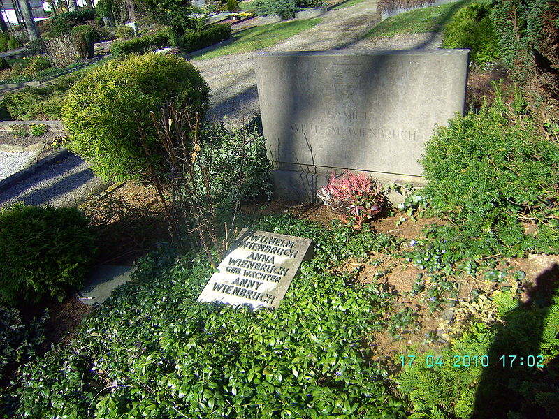 Datei:Grabsteine Friedhof Kierspe 002.jpg