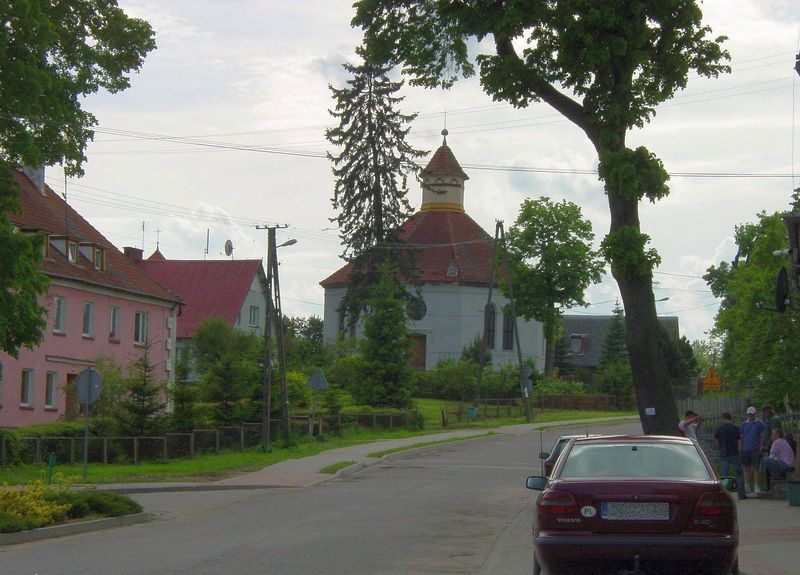 Datei:Kirche Rosengarten 2010.jpg