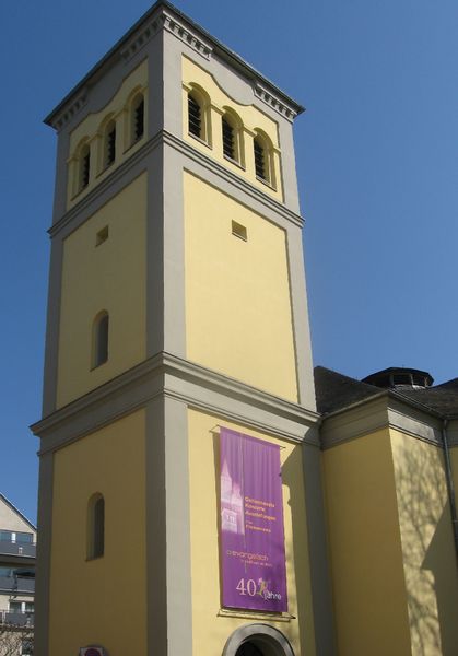 Datei:Friedenskirche-mülheim.jpg