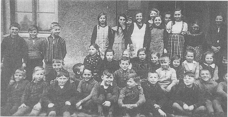 Datei:Jahrgang 1928 Schule Schmelz III.jpg