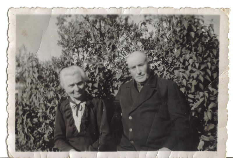 Datei:Aulowönen - Ksp. Aulenbach - 1940 - Fleischermeister Franz Nasner und Ehefrau.jpg