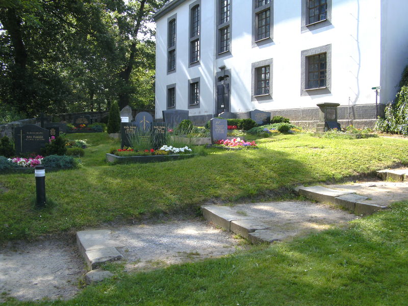 Datei:Friedhof Papstdorf.JPG