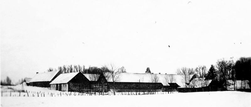 Datei:Buchhof (Ostp.) - Ksp. Aulenbach - 1940 - Hof Nordwest - Ansicht im Winter.jpg